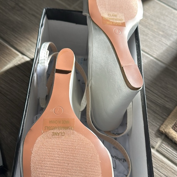 Ivory Ankle strap wedge sandals size 7 - Picture 14 of 15